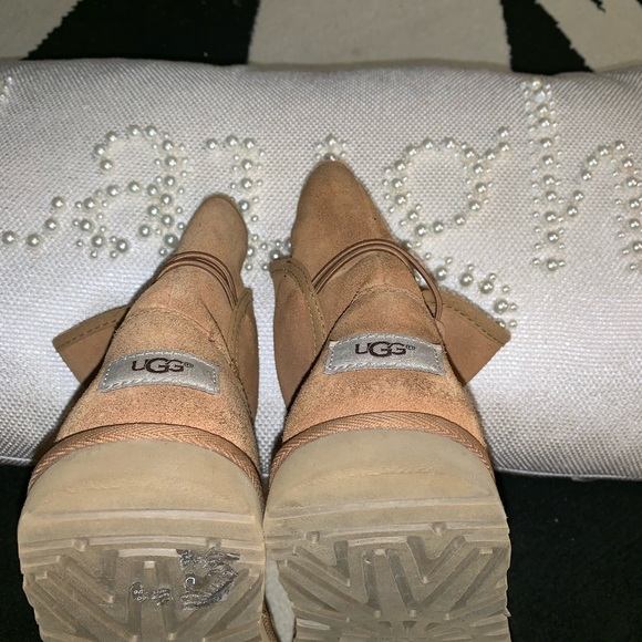 Uggs K Leona Mini Classic Mini  Boot - Picture 2 of 8